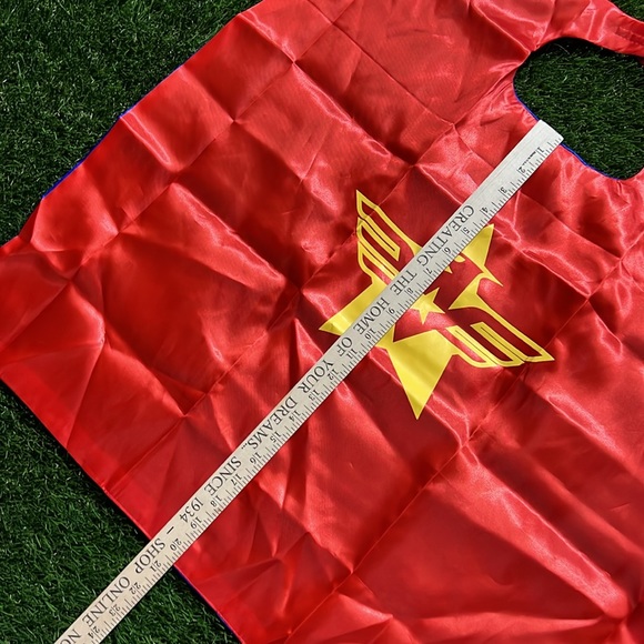 Reversible Super Hero Cape - Picture 5 of 6